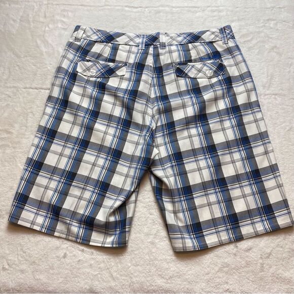 Travis Mathew Plaid White/Blue Golf Shorts Size 34 - Picture 2 of 13